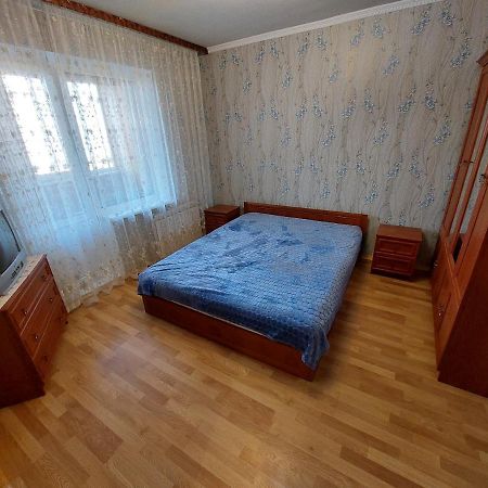 2К Апартаменты Ул.Ревуцкого 19/1 Kiev Buitenkant foto