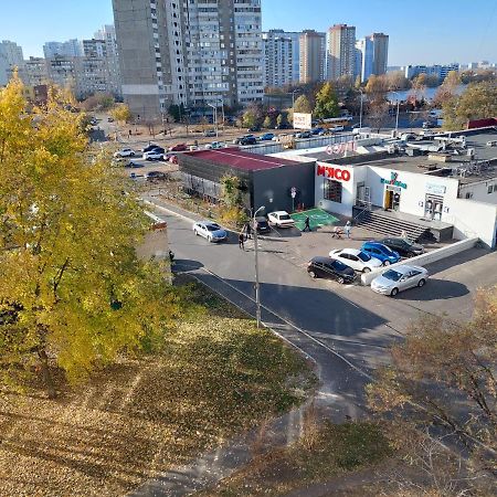 2К Апартаменты Ул.Ревуцкого 19/1 Kiev Buitenkant foto