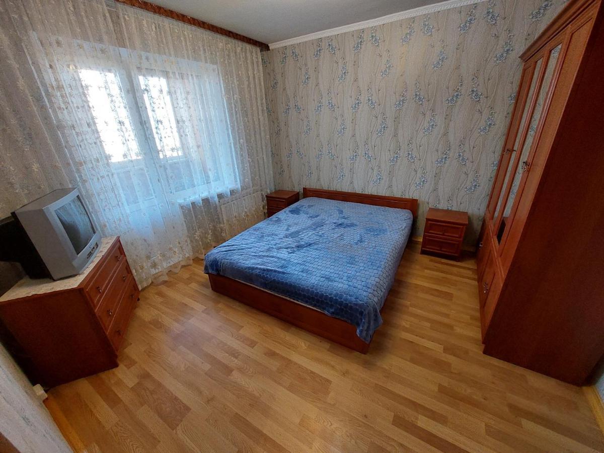 2К Апартаменты Ул.Ревуцкого 19/1 Kiev Buitenkant foto