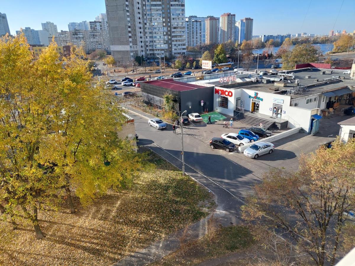 2К Апартаменты Ул.Ревуцкого 19/1 Kiev Buitenkant foto