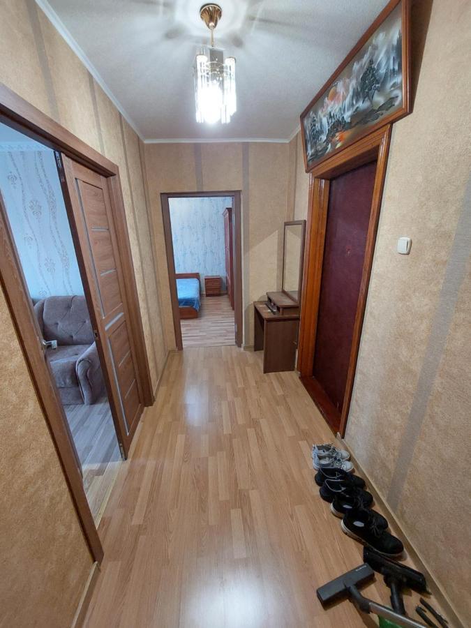 2К Апартаменты Ул.Ревуцкого 19/1 Kiev Buitenkant foto