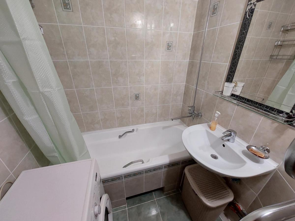 2К Апартаменты Ул.Ревуцкого 19/1 Kiev Buitenkant foto