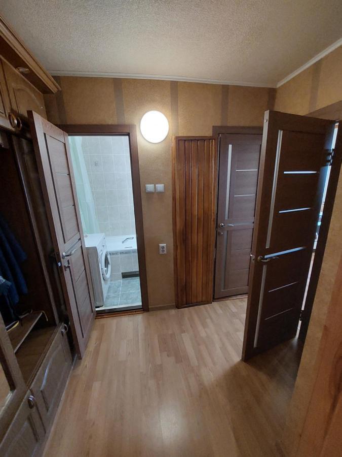 2К Апартаменты Ул.Ревуцкого 19/1 Kiev Buitenkant foto